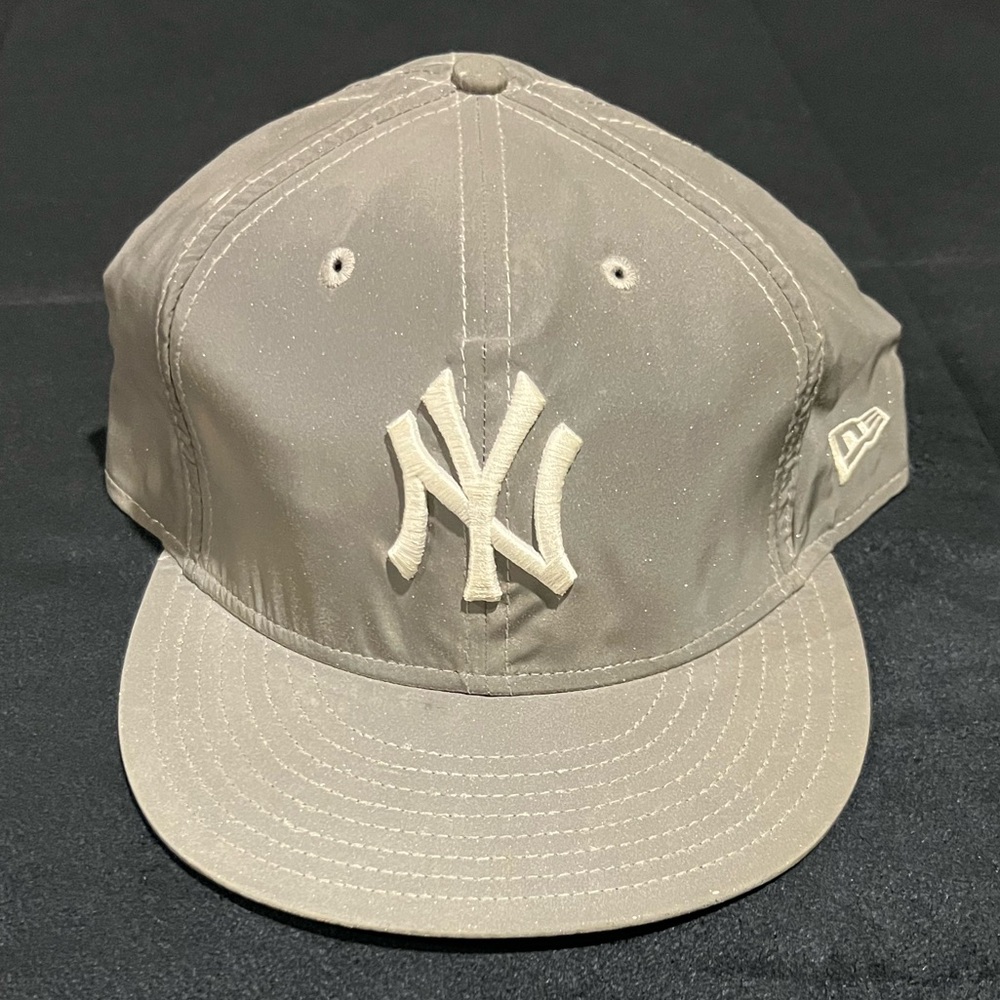 New Era Light Gray Reflector Yankee Cap With White Emblem Size 7-7/8